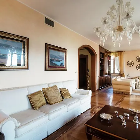 Charming & Luxury * 科莫