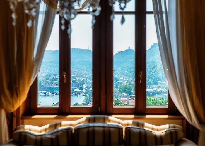 Вилла Luxury Villa Como Lake View Private Комо